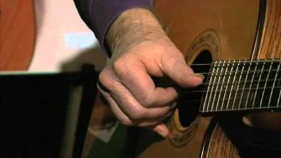 Where Do You Put Your Hand When Fingerpicking?