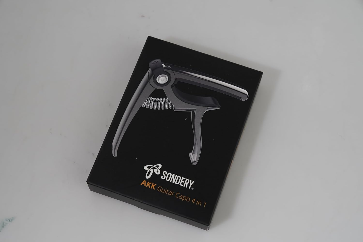Sondery Guitar Capo for 6 Strings Acoustic Guitars and Electric Guitars 4-in-1 Capo with String Cutter Pin Puller Pick Holder